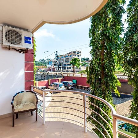 Entebbe Traveller'S Hotel エクステリア 写真
