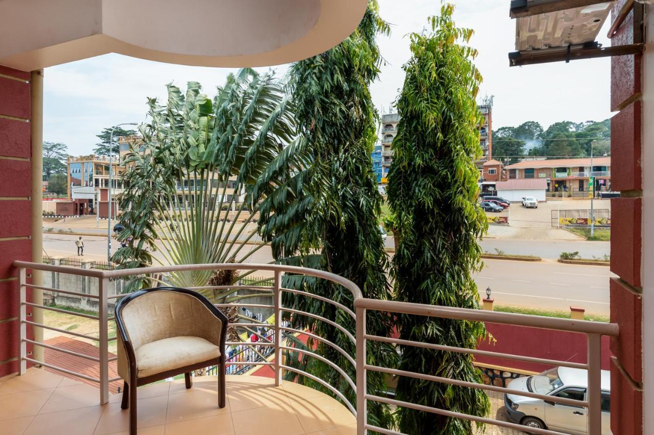 Entebbe Traveller'S Hotel エクステリア 写真