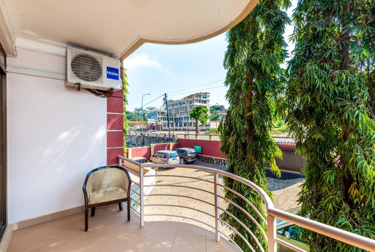 Entebbe Traveller'S Hotel エクステリア 写真