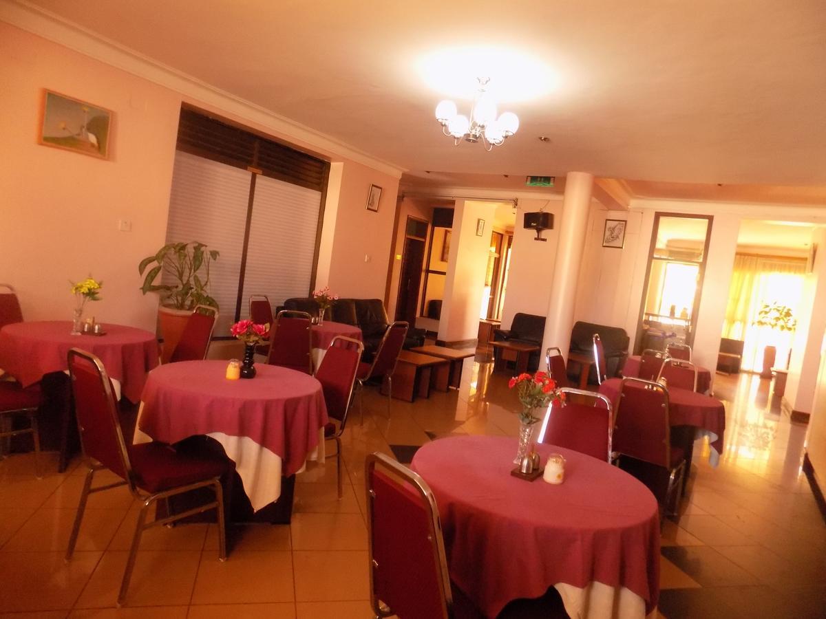 Entebbe Traveller'S Hotel エクステリア 写真