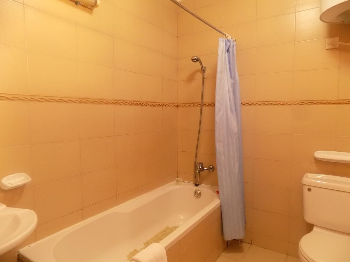 Entebbe Traveller'S Hotel エクステリア 写真